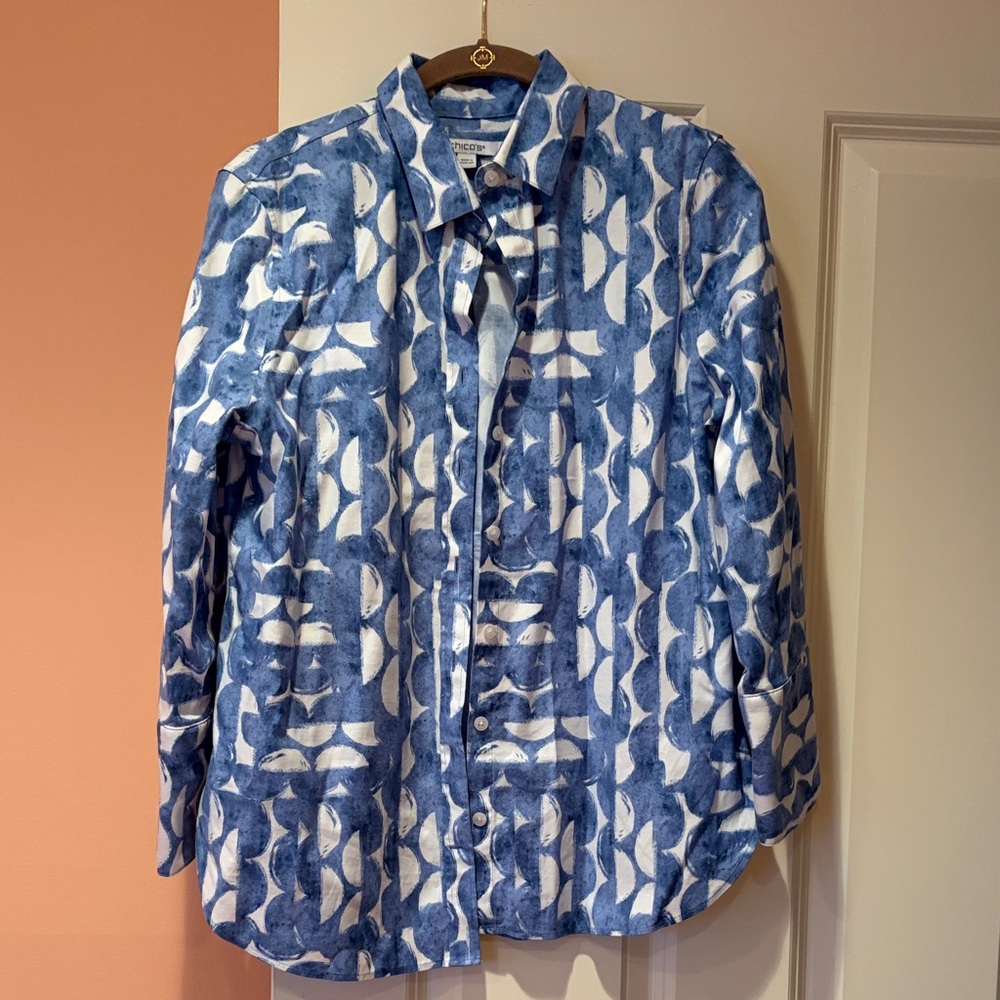 Chico's Blue and White Abstract Print Top